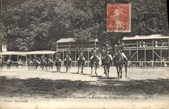 VINTAGE POSTCARD Horse Hippisme Saumur Taken again of the Riders