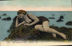 VINTAGE POSTCARD Woman Bathing suit With the sea bathings Daydream