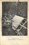 CPA Militaria Avion allemand par un avion francais 