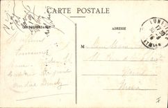 CPA Militaria Curieuse forme d'un obus de 75 apres son explosion 