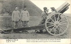 CPA Militaria Obusier francais de 220 manoeuvre par les artilleurs du Creusot 