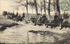 CPA Militaria L'artillerie montee et les obstacles Passage d'un gue 