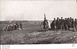 CPA Militaria Sur le front Canons 