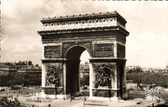 CPM Paris La Place De I'Etoile Et I'Arc De Triomphe