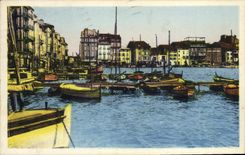 CPA Toulon Vue Sur Les Quais Bateaux 