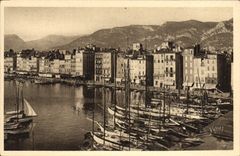 CPA Toulon Vue Panoramique Sur Le Port Bateaux