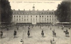 CPA Cheval Hippisme Saumur Ecole d'application de cavalerie Carrousel militaire