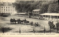 CPA Cheval Hippisme Saumur Ecole d'application de cavalerie Carrousel militaire