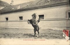 VINTAGE POSTCARD Horse Hippisme Saumur Courbette