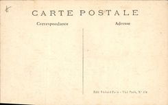 CPA Militaria Ceremonie Un soldat d'infanterie est enterre en pleine campagne aux environs de Reims 