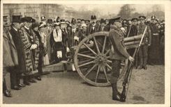 VINTAGE POSTCARD Militaria Welsh troops Countess off Plymouth Lord George