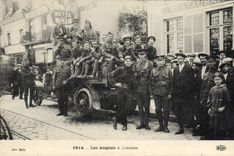 VINTAGE POSTCARD Militaria English has Amiens