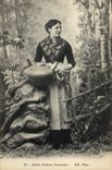 CPA Folklore Jeune femme basquaise 