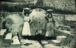 CPA Folklore Femmes Pays basque a la source de Bidart 