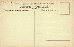 CPA Folklore Type basque Femme revenant de la fontaine