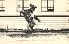 CPA Cheval Hippisme Saumur Sauteur en liberte Courbette dangereuse