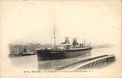 VINTAGE POSTCARD Boat Steamer Le Havre Touraine evolving/moving in before port