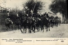 VINTAGE POSTCARD Militaria In Belgium Dragons French lancers on the road