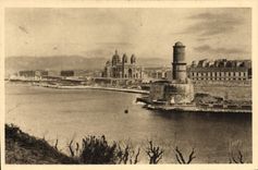 CPA Marseille Le Fort St Jean et la Cathedrale