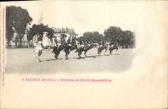 VINTAGE POSTCARD Hippisme Horse Saumur Jumpers in freedom Under Masters