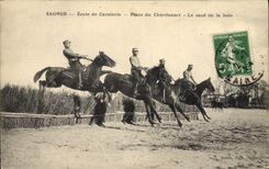 CPA Hippisme Cheval Saumur Ecole de cavalerie Place du Chardonnet Le saut de la haie