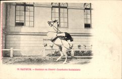 CPA Hippisme Cheval Sauteur en liberte Courbette fantaisiste