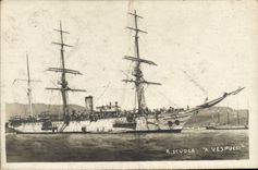 VINTAGE POSTCARD Sailing Bateau R Scuola has Vespuci