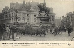 VINTAGE POSTCARD Militaria the English army indio passing in front of the statue of Jeanne d' Arc