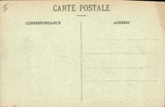 CPA Militaria Nos soldats muni de tonneaux speciaux vont chercher l'eau a la fontaine 
