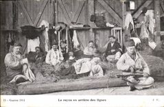 VINTAGE POSTCARD Militaria rest behind of the lines