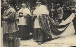 CPA Militaria Funerailles du Marechal Foch Les cardinaux 
