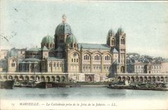 CPA Marseille La Cathedrale Prise de la Jetee de la Joliette