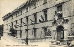 VINTAGE POSTCARD Montpellier Medical school