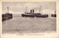 VINTAGE POSTCARD Boat Dieppe Steamer outgoing Versailles of the port