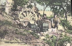 VINTAGE POSTCARD Militaria English Soldiers with their machine-guns in the trenches