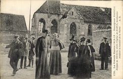 CPA Militaria Monseigneur Marbeau Eveque de Meaux visite l'eglise de Barcy Bataille de la Marne 
