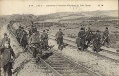 VINTAGE POSTCARD Militaria French Infantry defending the railway