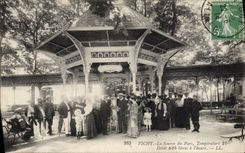 CPA Thermalisme Vichy La source du parc 