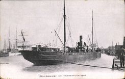 CPA Bateau Paquebot Bordeaux Un transatlantique