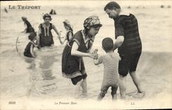 VINTAGE POSTCARD Woman Bathing suit the first bath Swimming