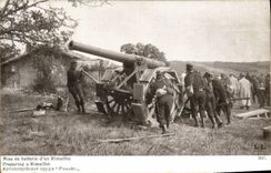 CPA Militaria Mise en batterie d'un Rimailho 