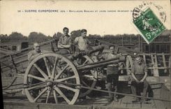 CPA Militaria Artilleurs anglais et leurs canons revenant du front 