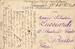 CPA Militaria Un groupe d'artillerie attendant les ordres Canons 