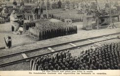 CPA Militaria Les obus francais sont peints pour eviter la rouille