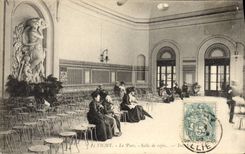 VINTAGE POSTCARD Vichy Hydrotherapy the park Room of rest