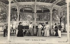 CPA Thermalisme Vichy La source de l'hopital