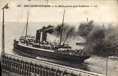 VINTAGE POSTCARD Boat Boulogne Steamer on Sea the Trunk leaving for Folkestone