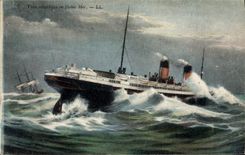 VINTAGE POSTCARD Boat Transatlantic liner into full sea
