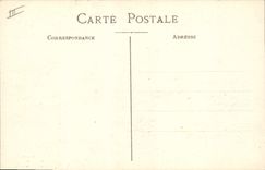 CPA Militaria Officiers anglais montrant un canon 