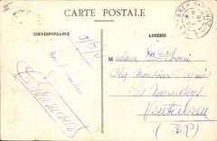 CPA Militaria Verdun La cour de l'hotel de ville Obus de 420 allemand